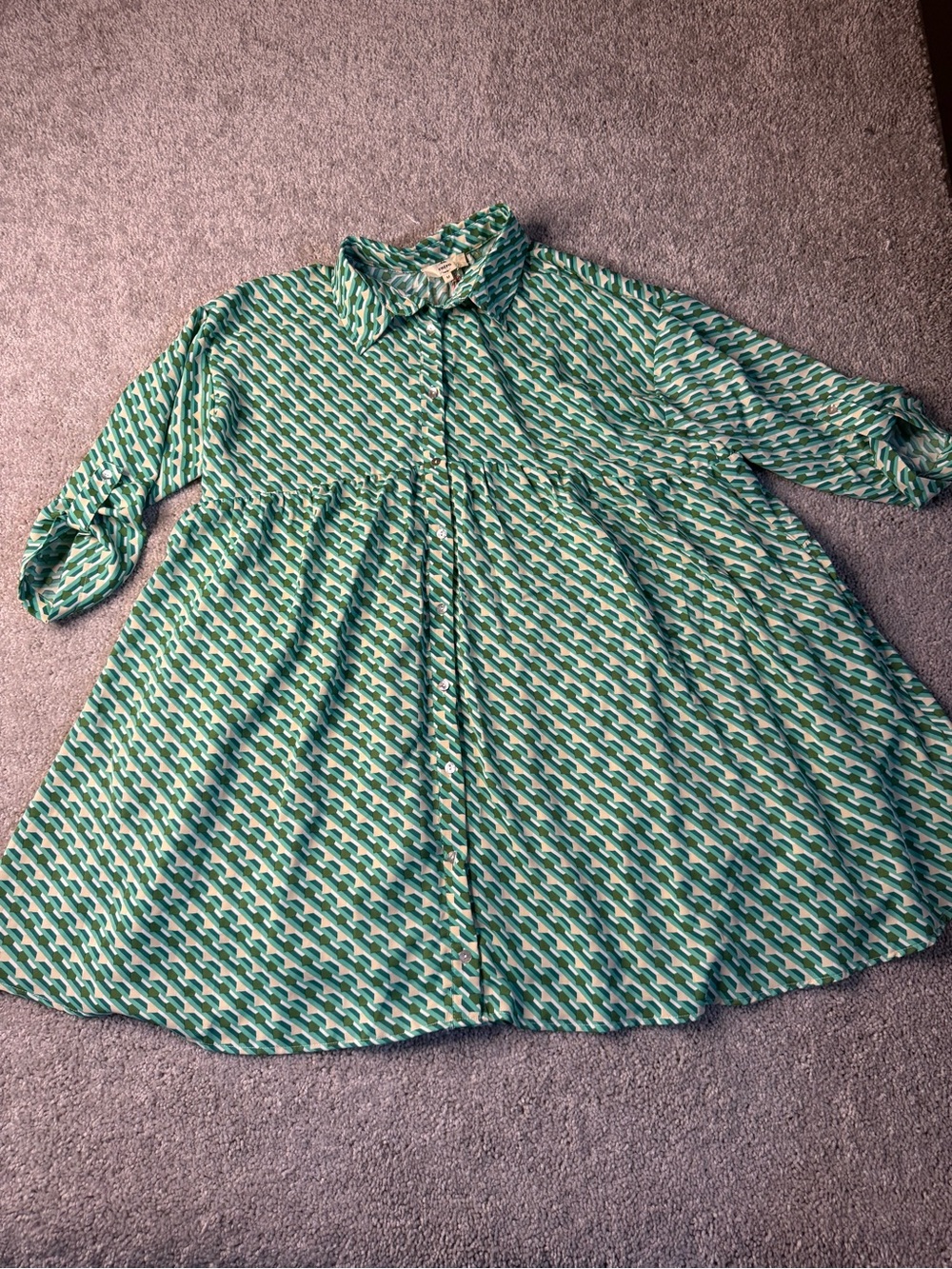 entro Green Geometric Button-Front Casual Dress